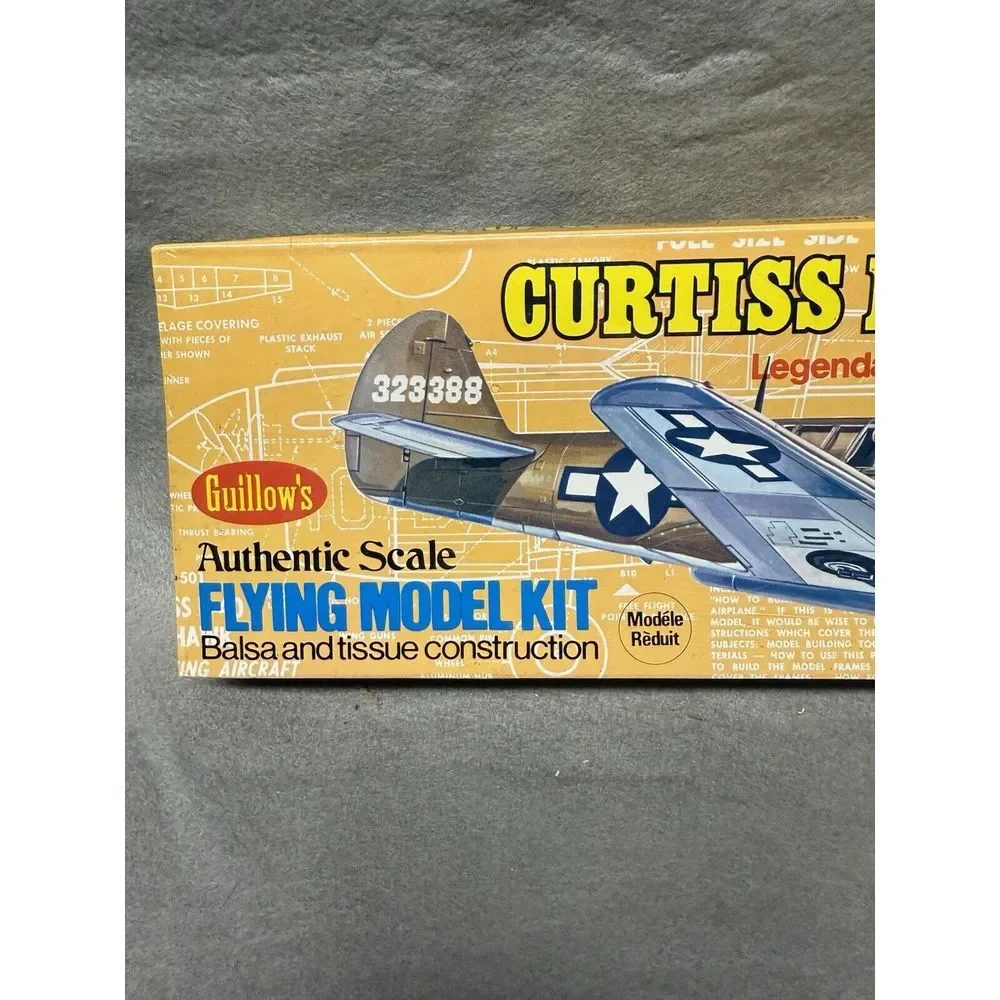 VINTAGE GUILLOW'S FLYING MODEL KIT CURTISS P-40 WARHAWK 